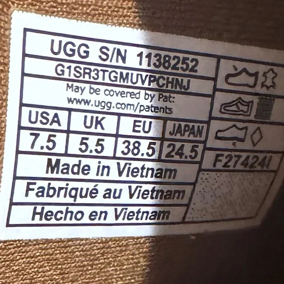 UGG Women's Goldenstar Clog NWOT